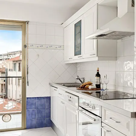 Апартаменты Bleu Vue Confort A Juan-les-pins